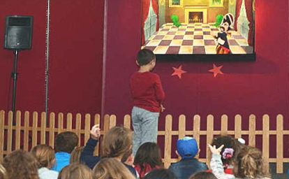 un spectacle enfants dans une salle